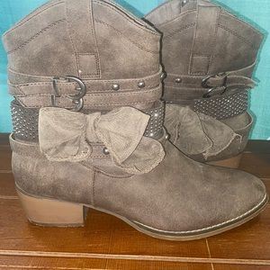 Blinged up zippered Boots. Size 8.5M for Women